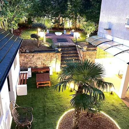 E Le Clos Des Lumieres, Maison 13 Pers Avec Jardin *