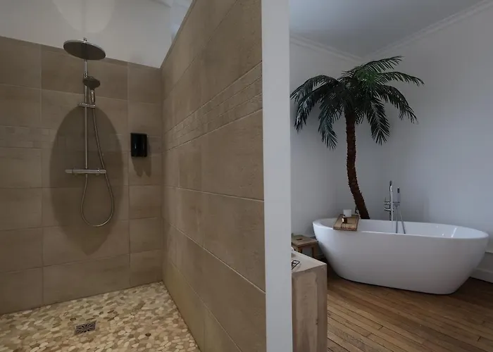 E Le Clos Des Lumières, Maison 13 Pers Avec Jardin Appartamento *