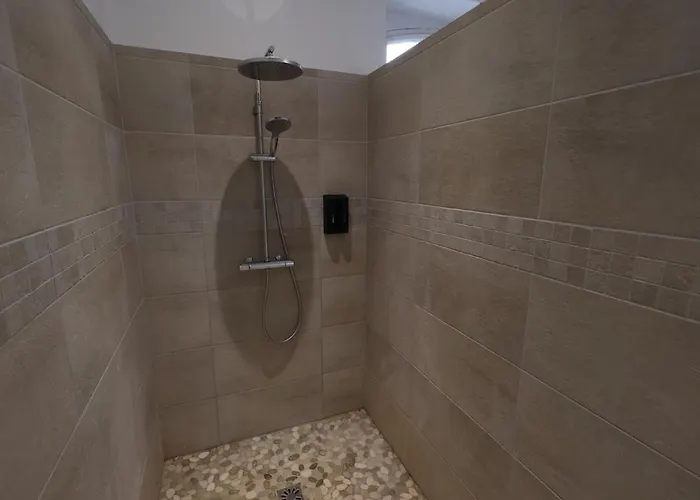 E Le Clos Des Lumières, Maison 13 Pers Avec Jardin * Épernay