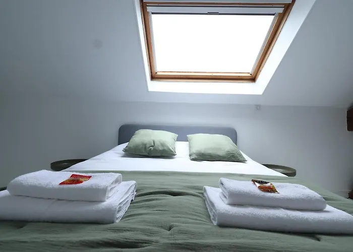 E Le Clos Des Lumières, Maison 13 Pers Avec Jardin Appartamento *