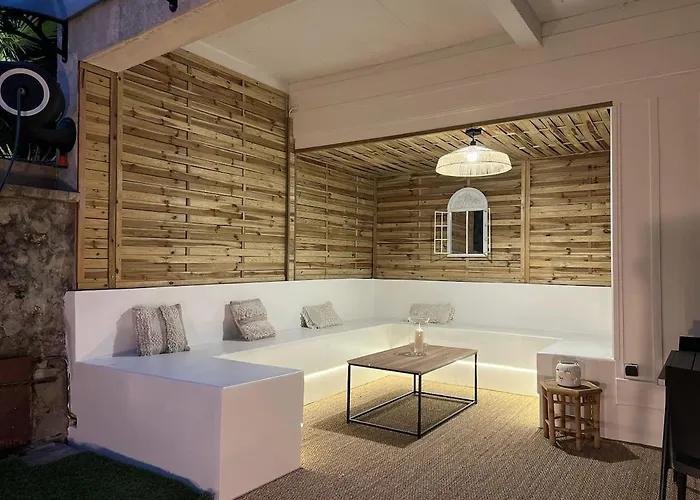 E Le Clos Des Lumières, Maison 13 Pers Avec Jardin Appartamento *