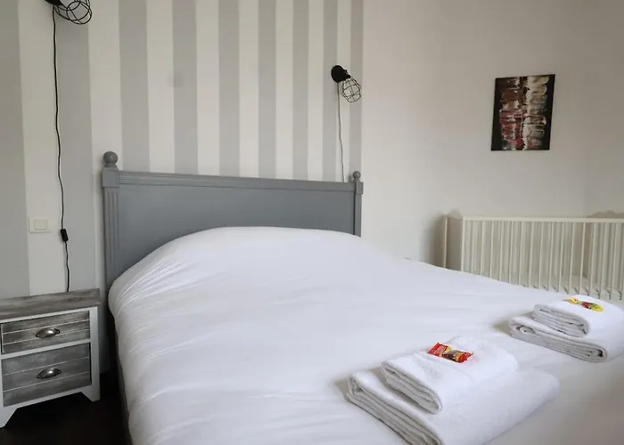 E Le Clos Des Lumières, Maison 13 Pers Avec Jardin Appartamento Épernay