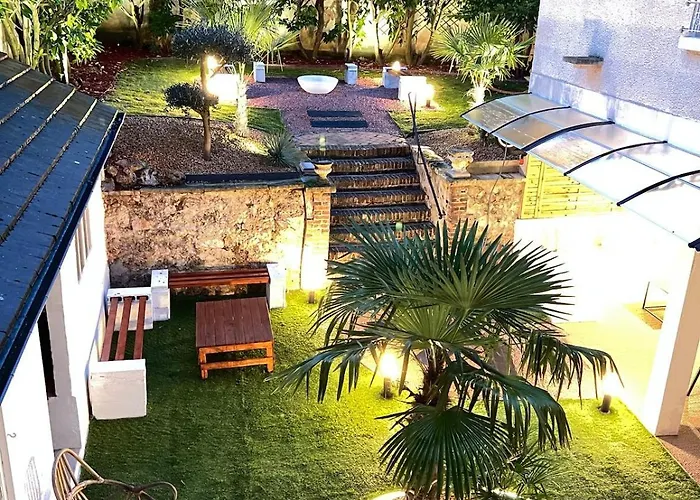 E Le Clos Des Lumières, Maison 13 Pers Avec Jardin *